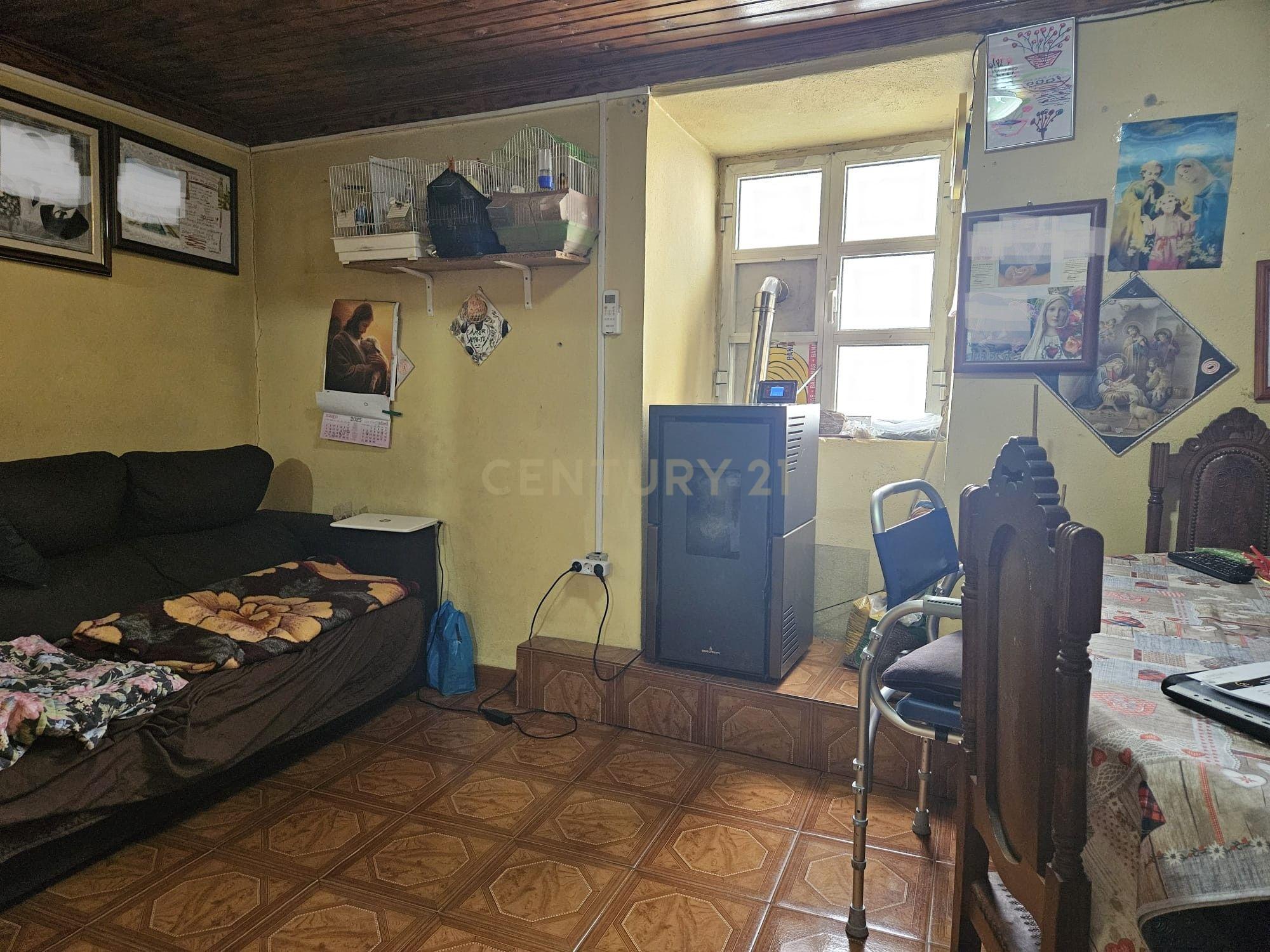 Moradia Acolhedora T2 em São João da Pesqueira - Image 7
