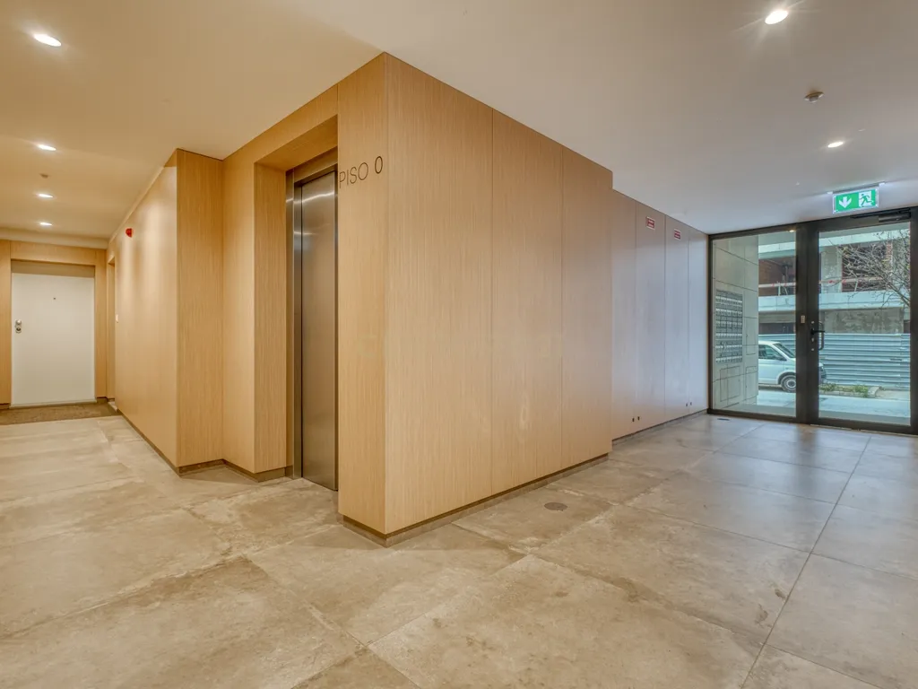 T2 Último Piso Semi-Novo com varanda na Madalena - Image 20
