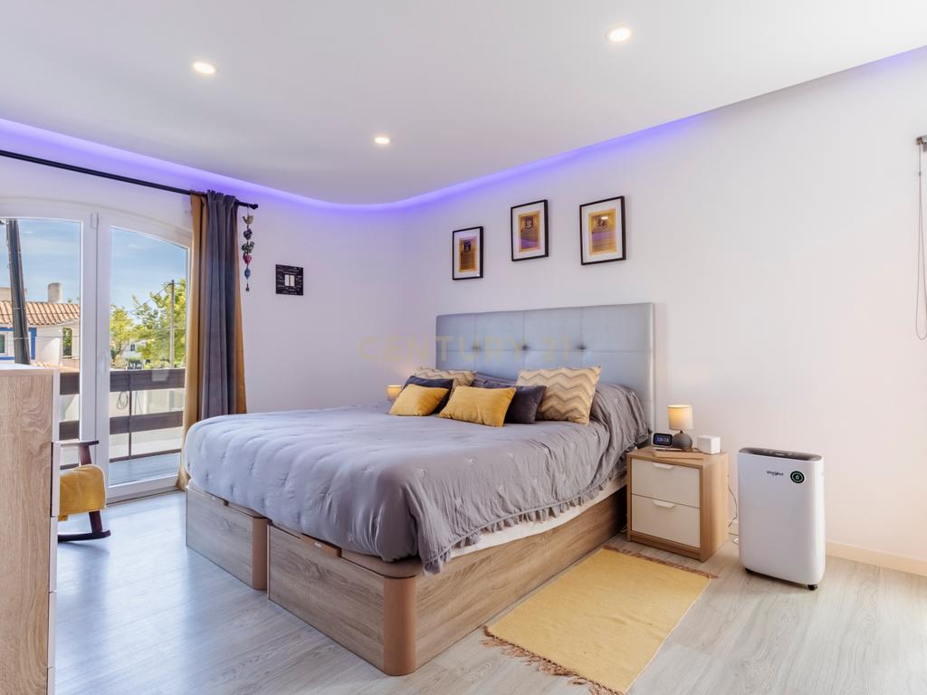 Moradia T4 como nova com piscina na Marisol em Lote de 500m² - Image 98