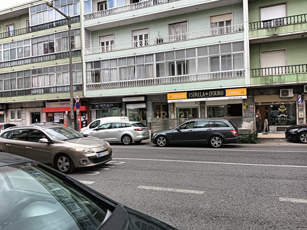 Oportunidade Exclusiva: Pastelaria-Restaurante com Fábrica Própria nas Portas de Benfica - Image 18