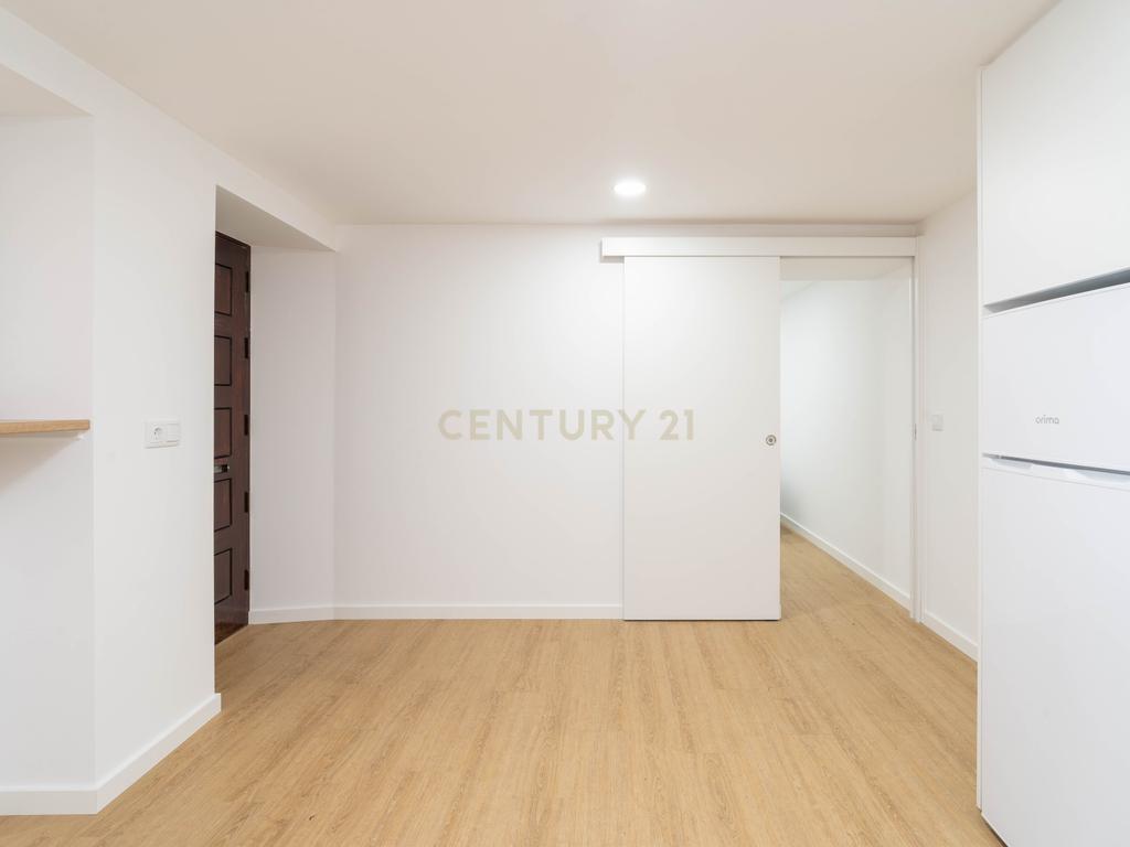 Apartamento transformado em Dois estúdios junto à Praça da República - Image 12