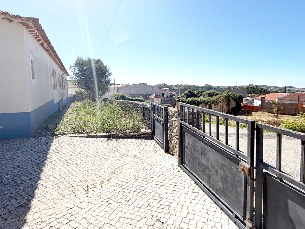 Moradia T2 em Carvalhal, Bombarral - Oportunidade Única - Image 15
