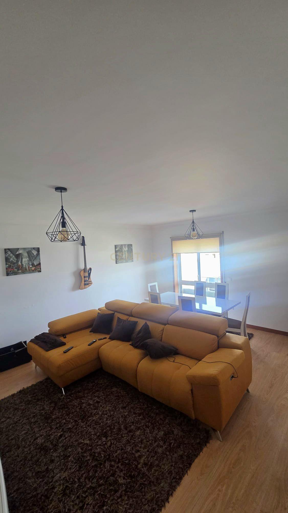 Fotografia 2 de 🏡 T2 com Suíte, Varandas e Garagem com Carregamento para Veículo Elétrico