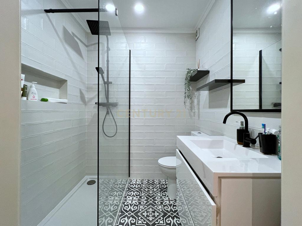 T2 Parede (Buzano) com terraço para arrendar mobilado. - Image 18