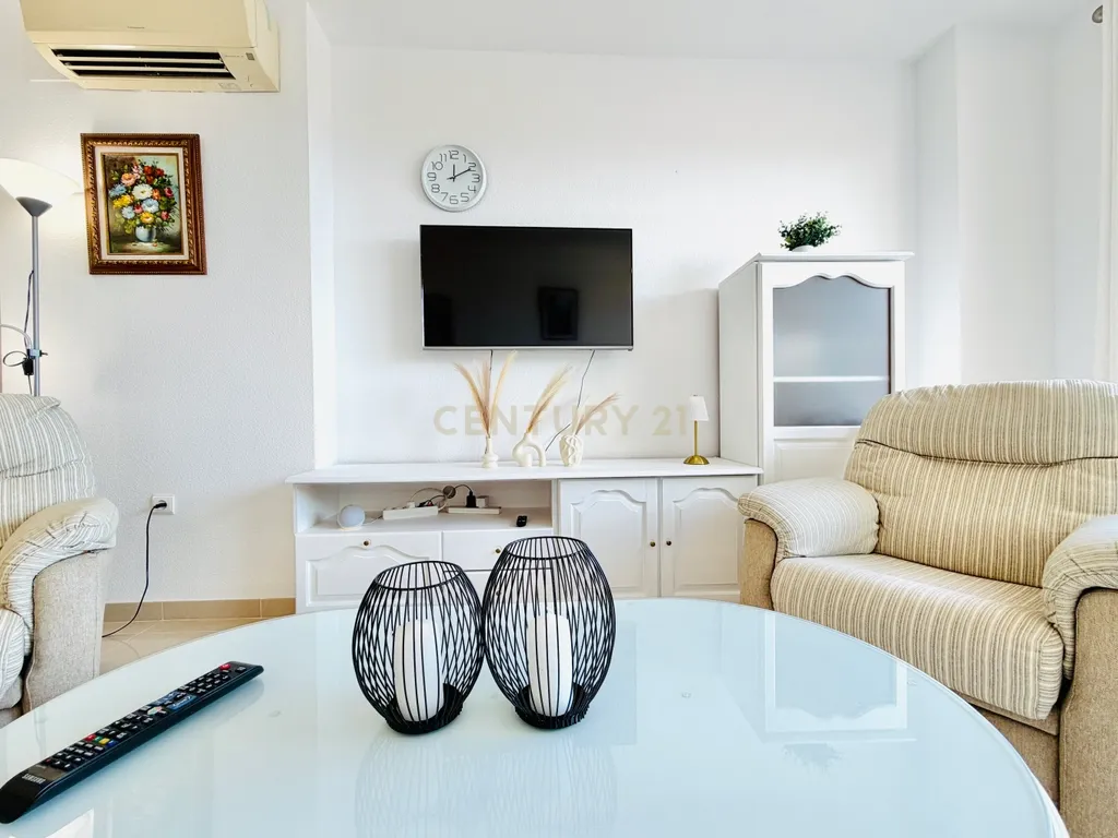 2 quartos | 2 casas de banho | Terraço com vistas para o mar, o golfe e os pores do sol - Image 14