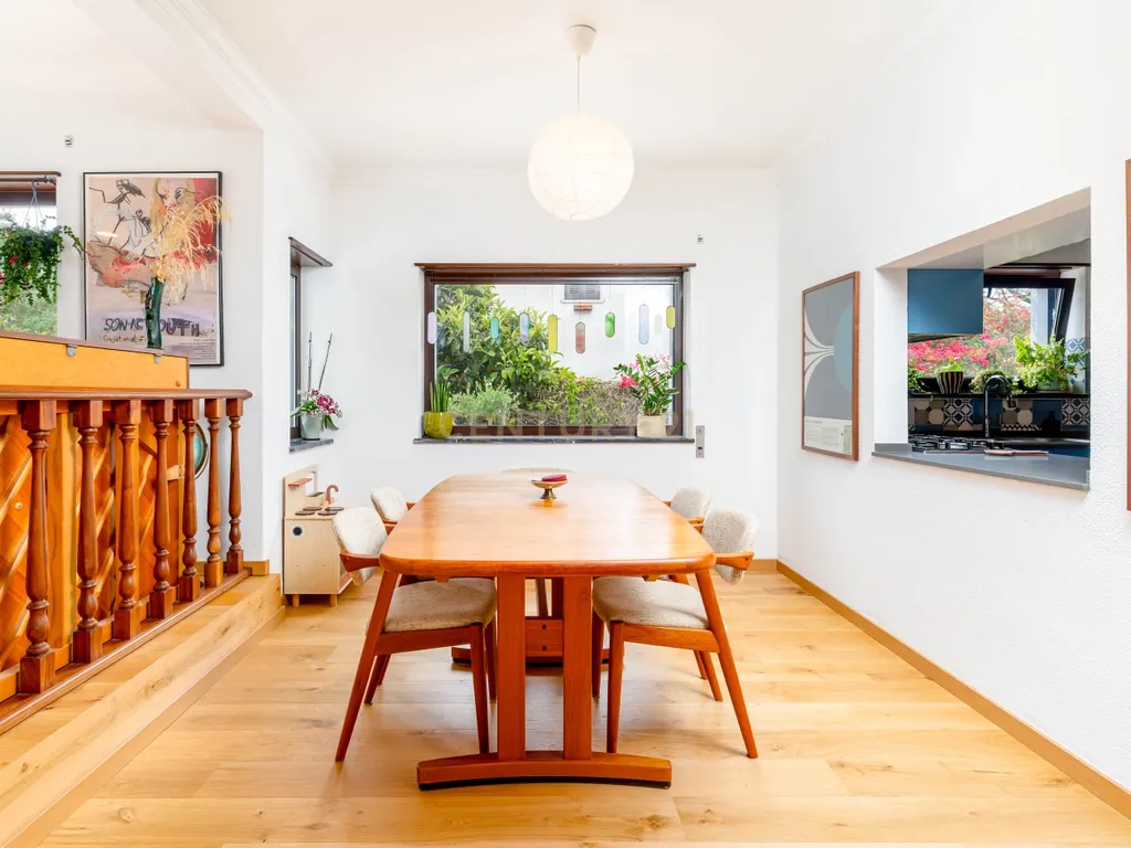 Viver com Elegância entre o Litoral e a Cidade – Uma Casa Sustentável em Colares, Portugal - Image 42