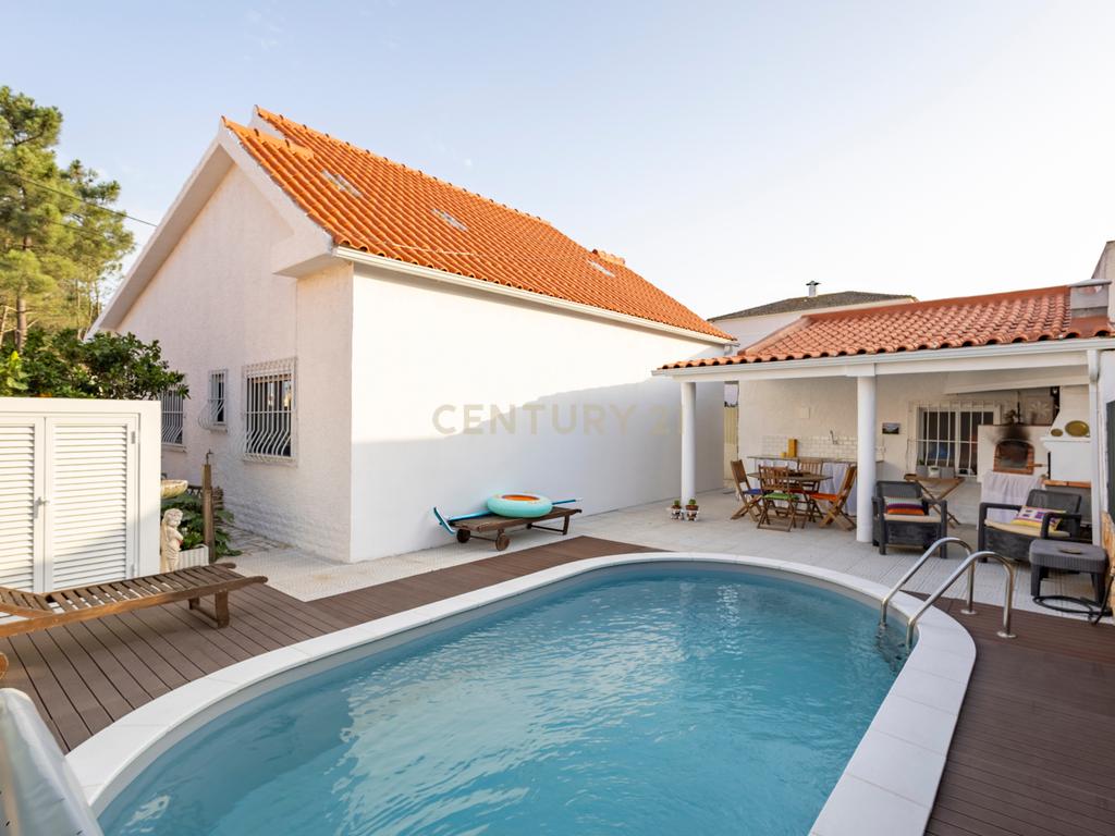 🏡 Moradia Isolada com piscina – Quinta do Conde - Image 1