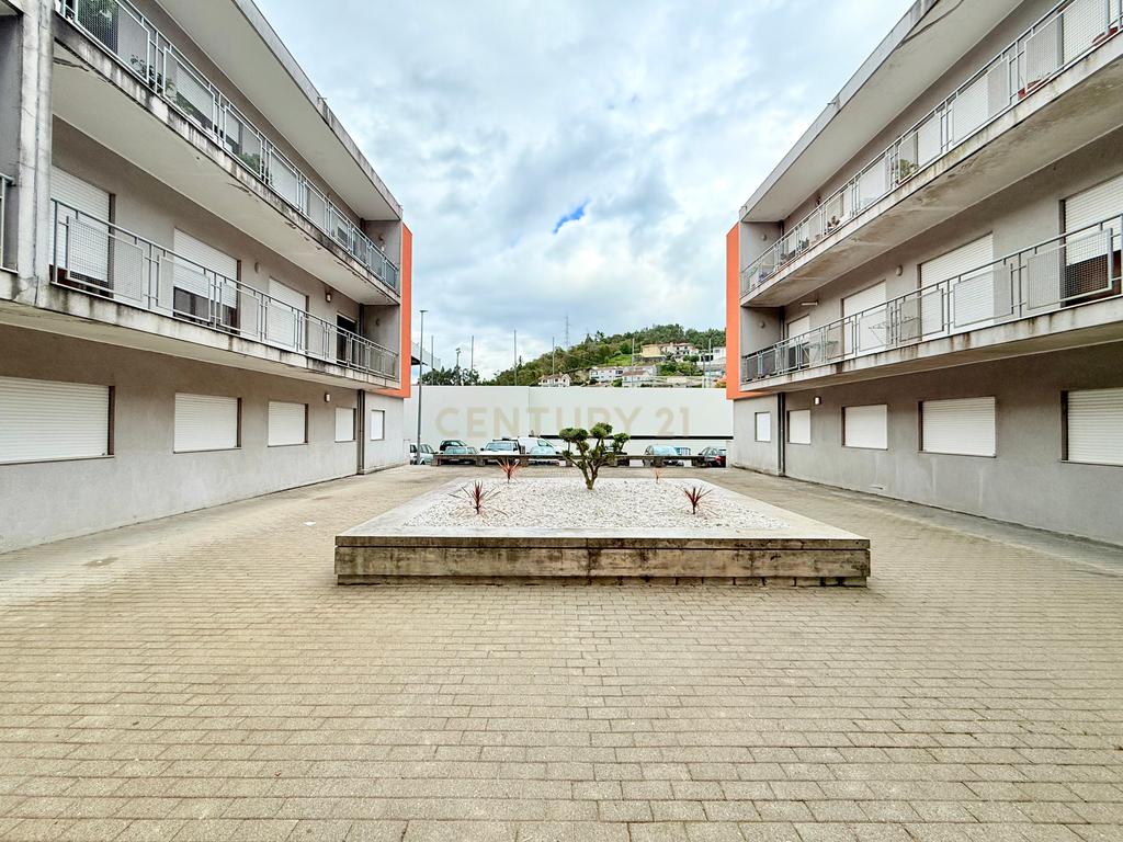 Apartamento T3 Póvoa de Lanhoso. - Image 32