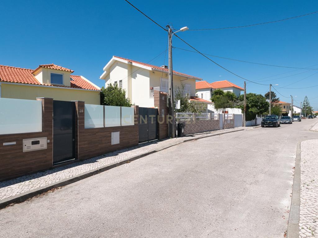 Moradia Isolada T3 com Piscina- Furo água - Aroeira - Image 34