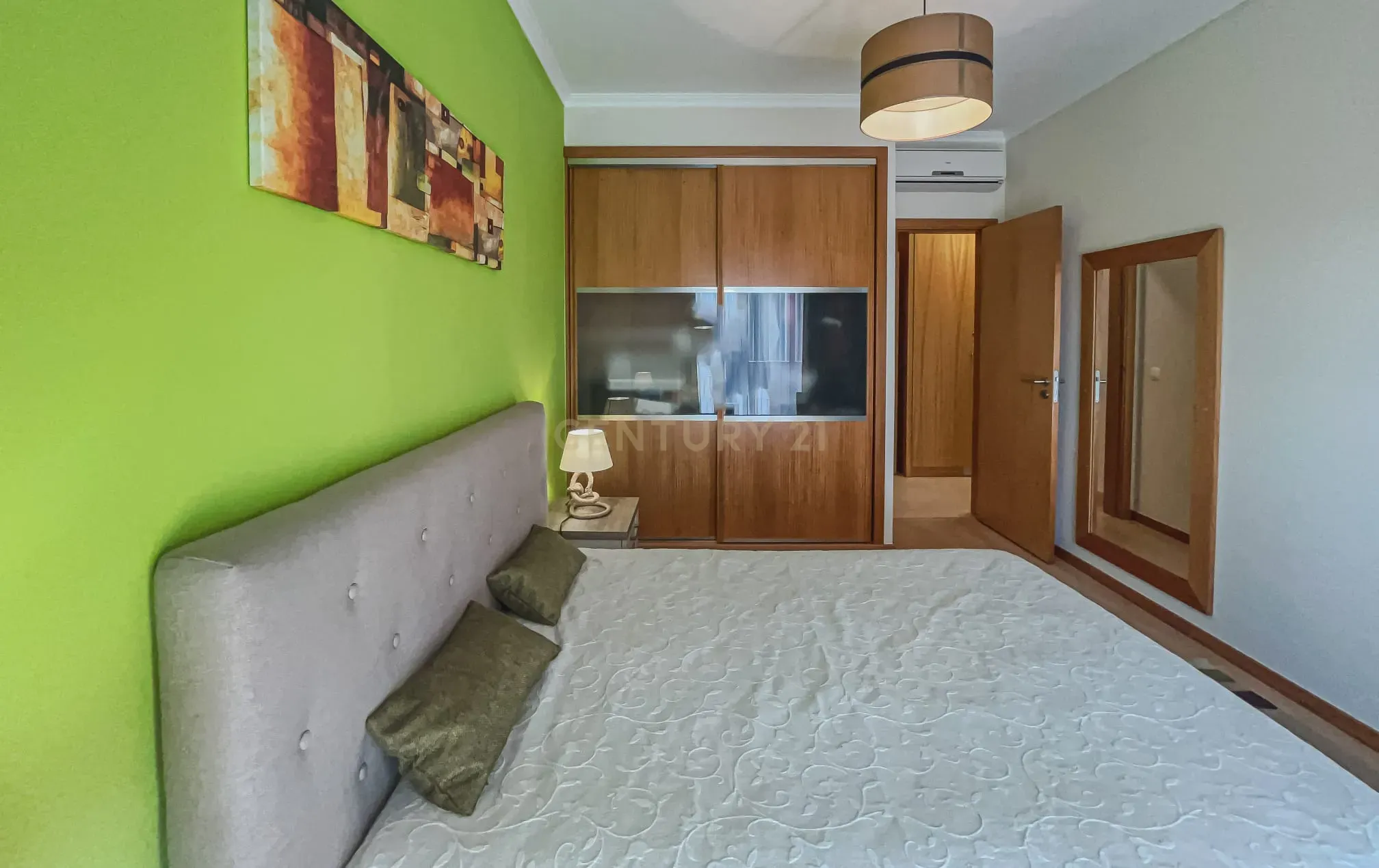 Fotografia 7 de Apartamento T2 com Excelentes Áreas e Varanda Ampla na Quinta dos Arcos, Armação de Pera