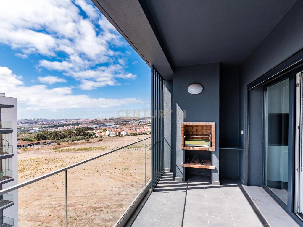 Luxuoso Apartamento T3 em Odivelas com Vista Panorâmica - Image 39