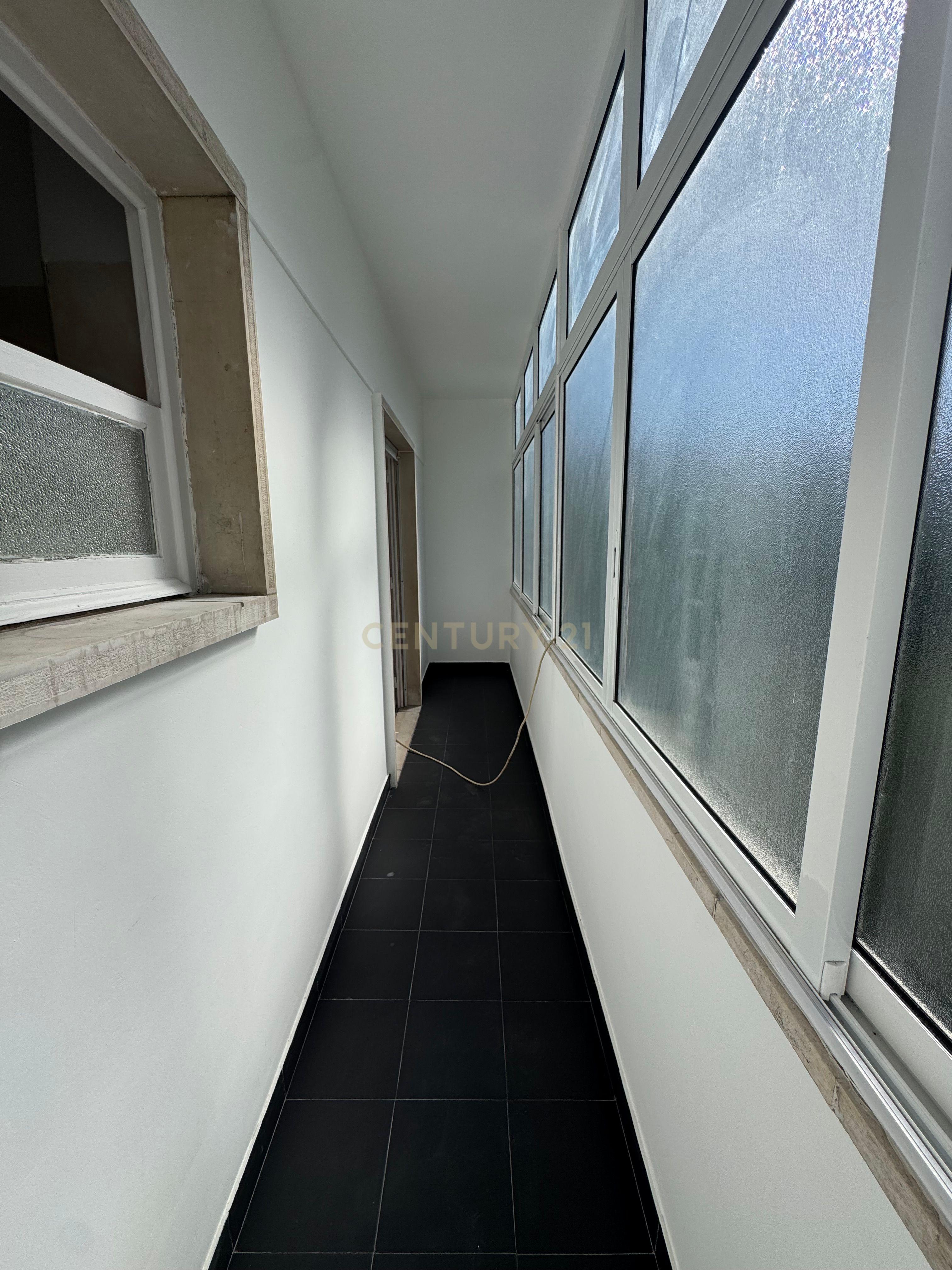 Fotografia 12 de Apartamento T1+1 Renovado em Águas Livres, Amadora