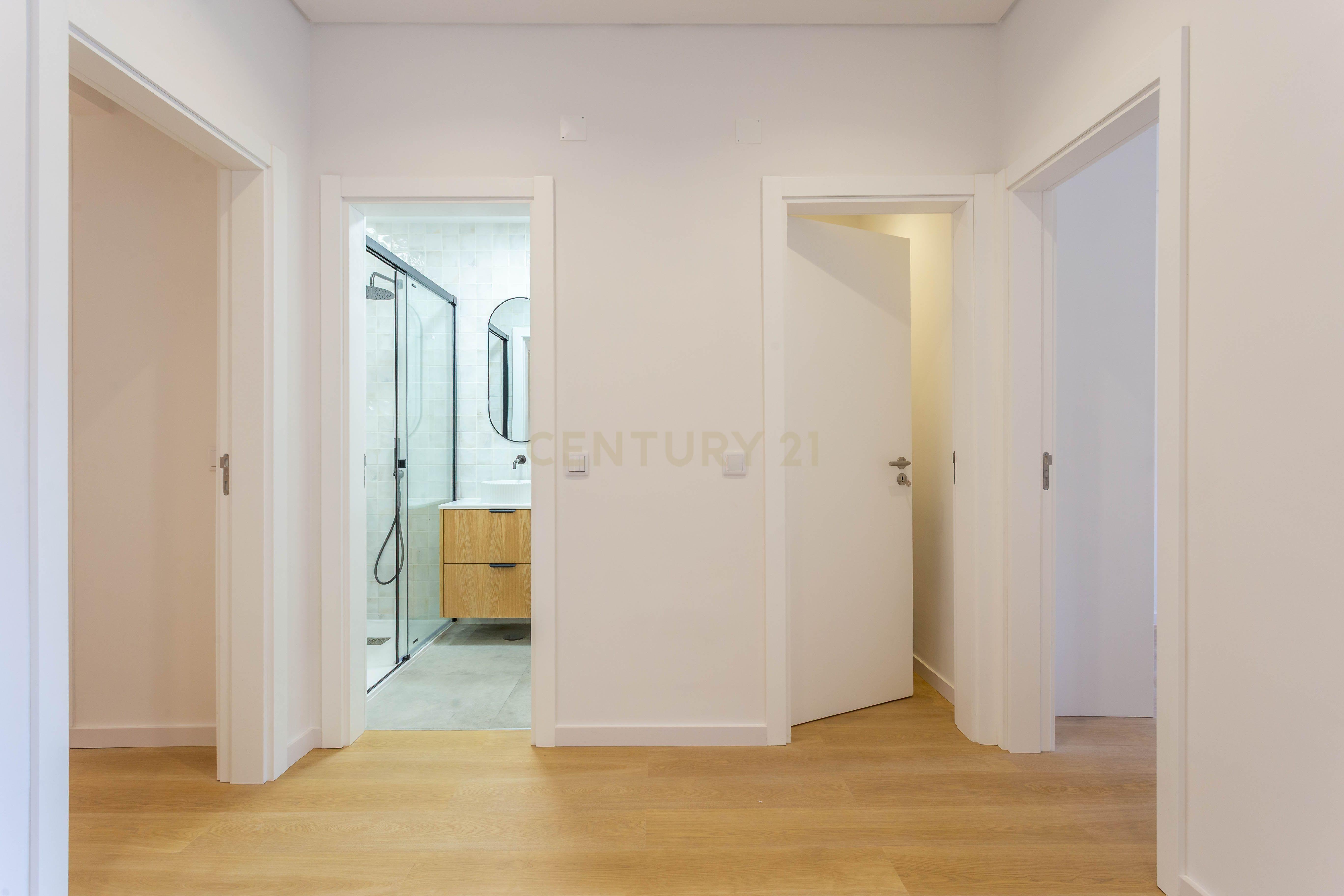 Fotografia 11 de T2 Totalmente Remodelado | Rua da Senhora da Glória – Lisboa