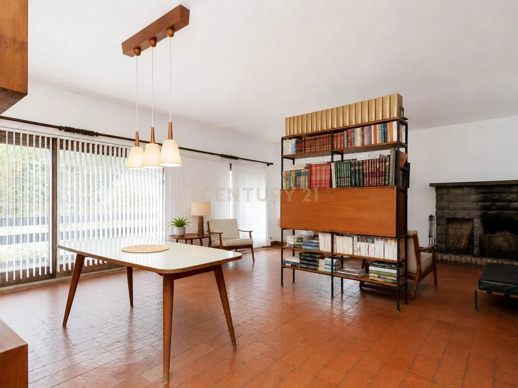 T6+1 em 1066 m2 de tranquilidade, para remodelar ou investir - Image 4