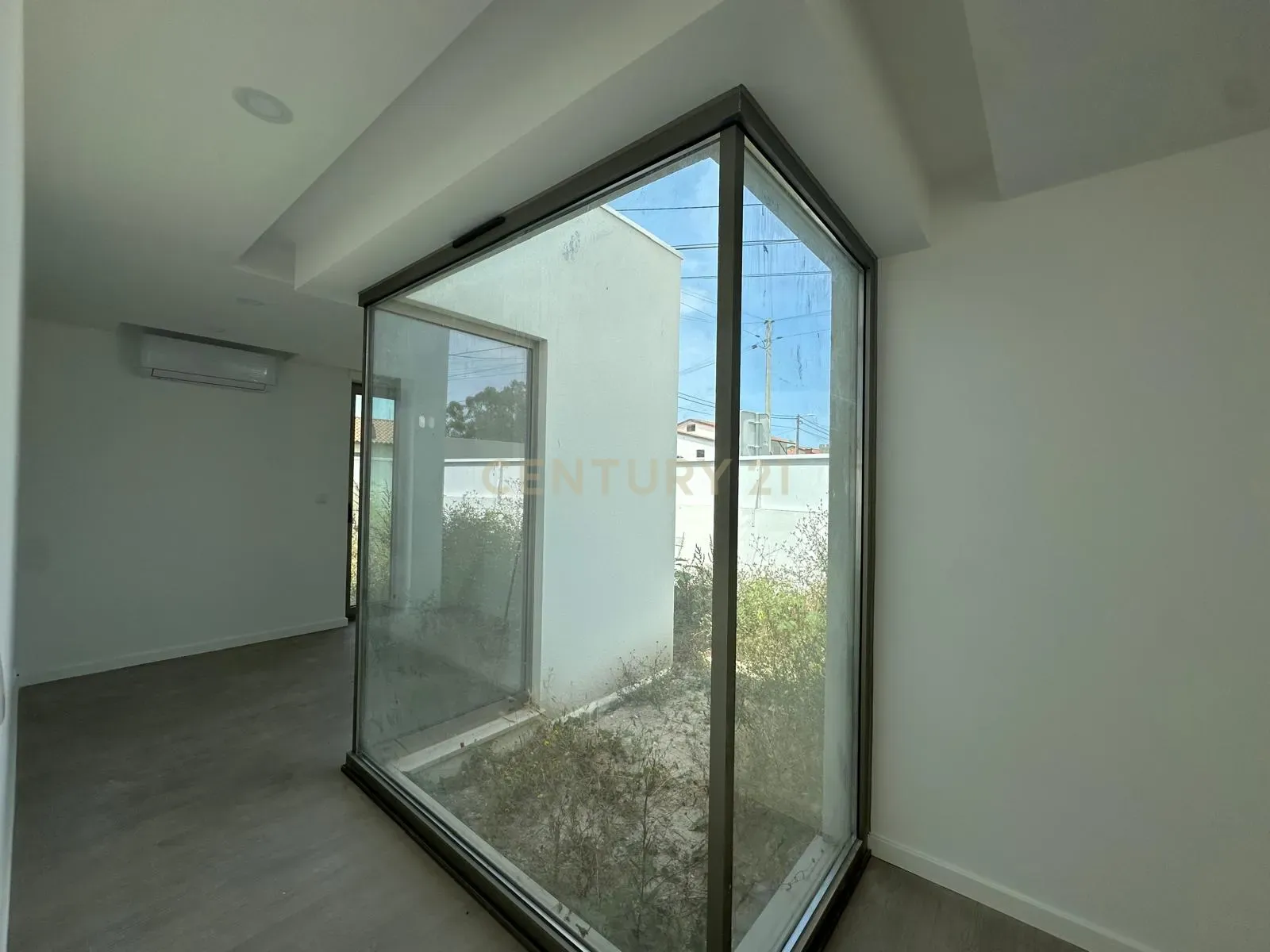Fotografia 7 de Casa Nova em Cacia, Aveiro - 4 Quartos e Jardim Privado