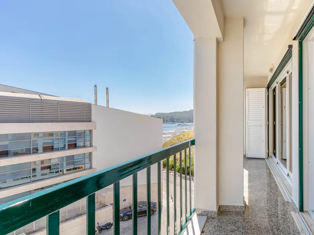 Magnífico T3 Duplex junto a praia de Sesimbra - Image 31
