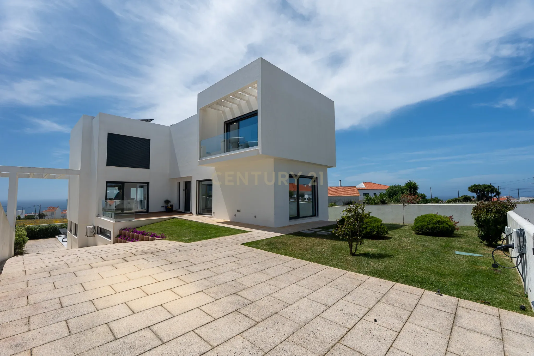 Oportunidade Única em Ribamar – Vista Mar, Qualidade e Localização de Excelência - Image 11