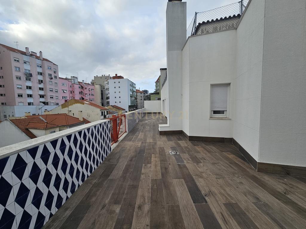 Luxuoso Apartamento T3 com terraço em Arroios, Lisboa - Image 37