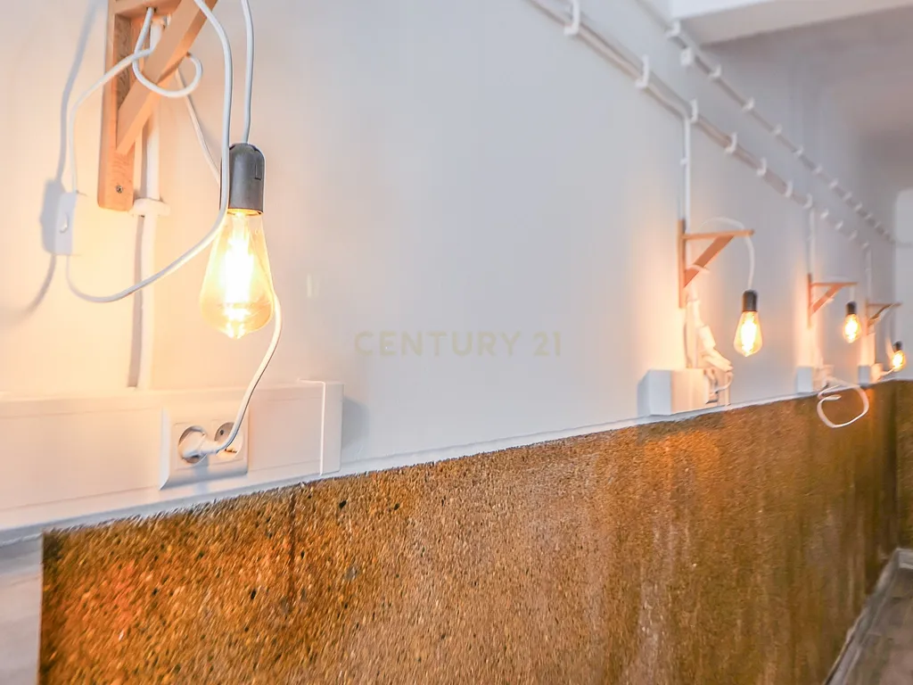 Loja na Torre da Marinha - Image 1