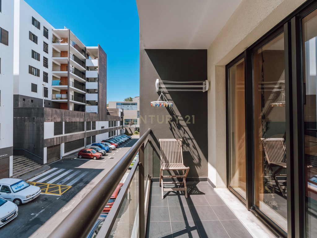 Apartamento T1 com Boas Áreas em Santo António, Funchal - Image 13
