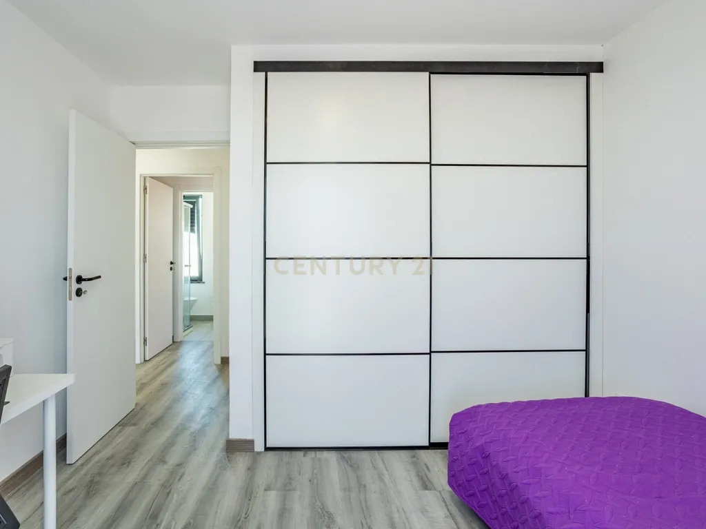 Moradia T3 Nova com vista desafogada em Vialonga - Image 27