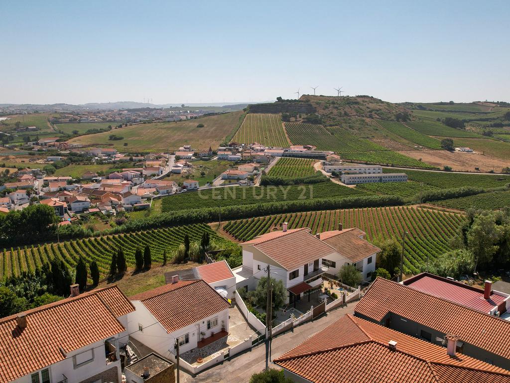 ** Excelente Moradia T3 c/ boas áreas na Ventosa - Torres Vedras ** - Image 50