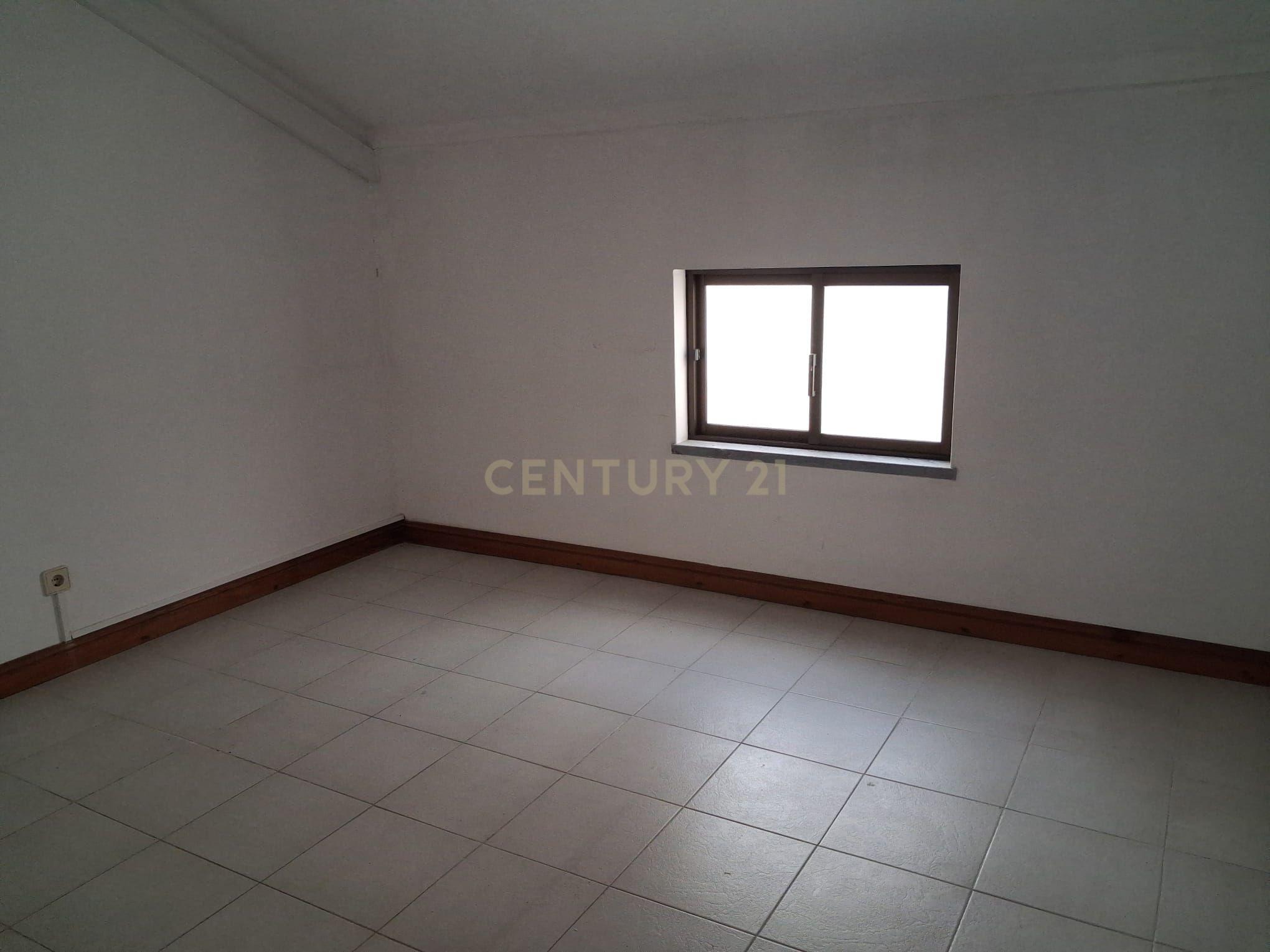 Fotografia 4 de Escritorio || Apartamento em Pombal