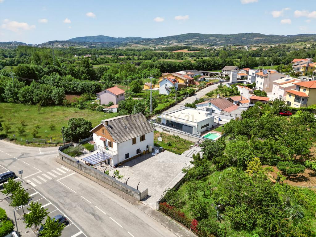 Moradia multi-familiar isolada em Bragança - Image 14