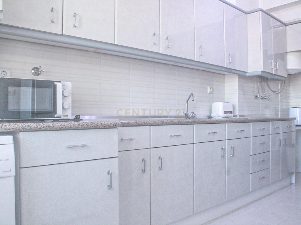 Apartamento T3 em Queluz, Sintra com Vista - Image 15