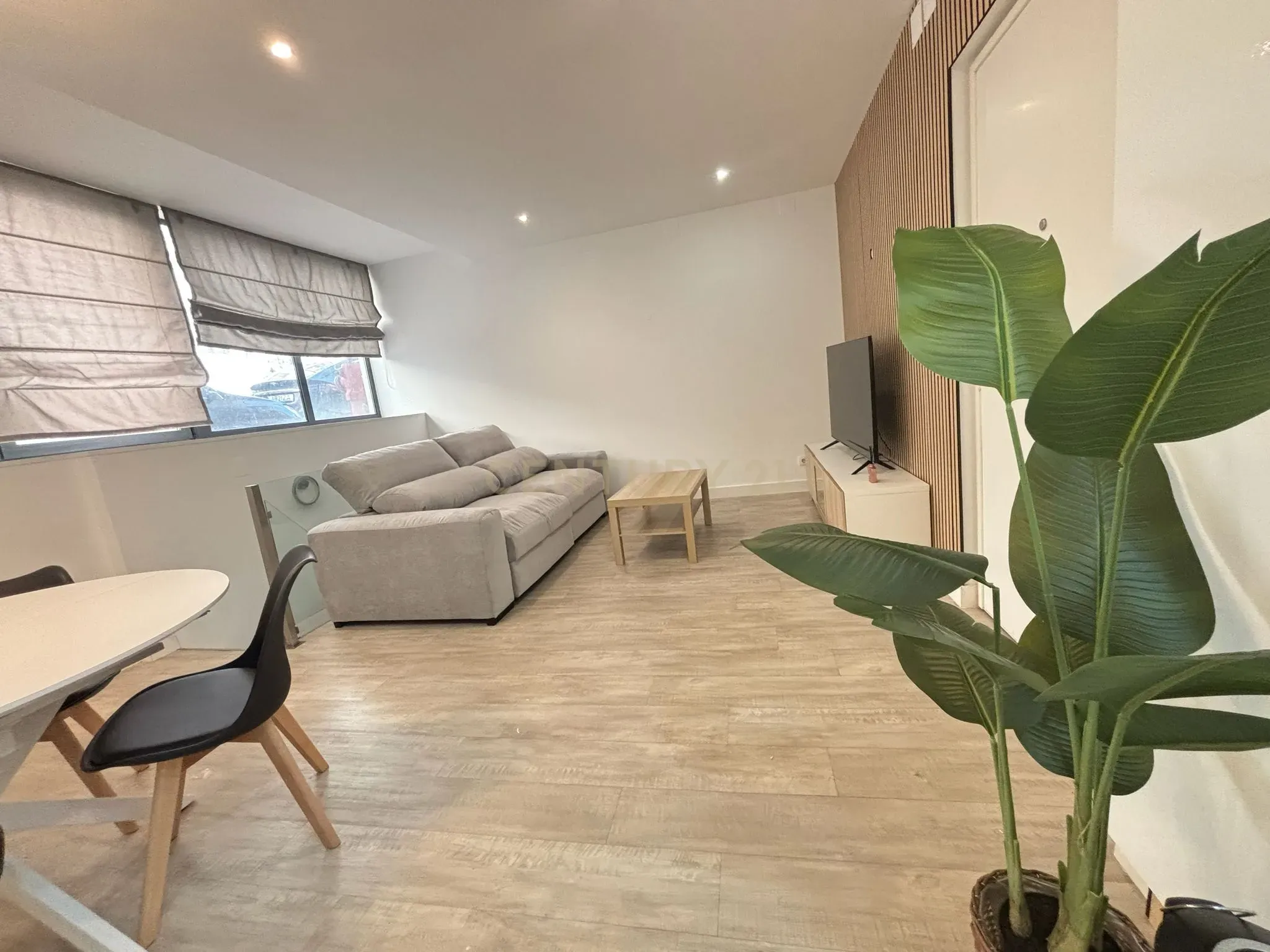 Fotografia 6 de Apartamento T1 na Praça Marquês de Pombal, Lisboa - Oportunidade Única/Mobilado