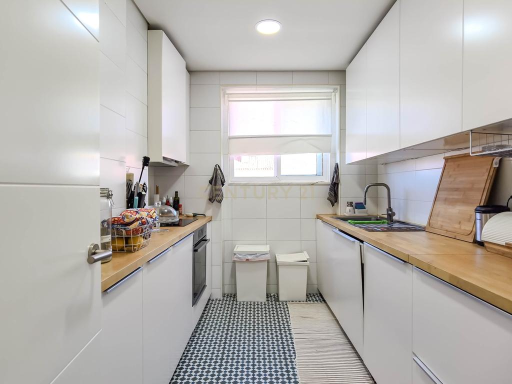 APARTAMENTO T2 COM  LOGRADOURO – CENTRO DE MATOSINHOS  - Image 4