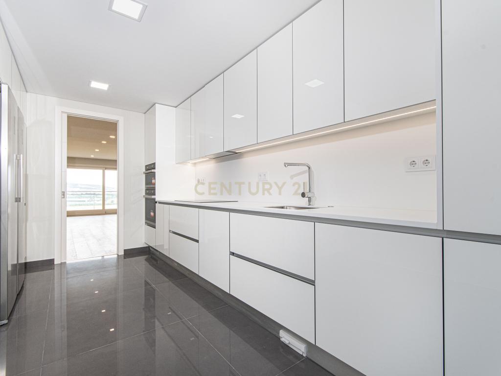 Duplex T4 nova construção com 2 terraços e Box (Infantado/Loures) - Image 6