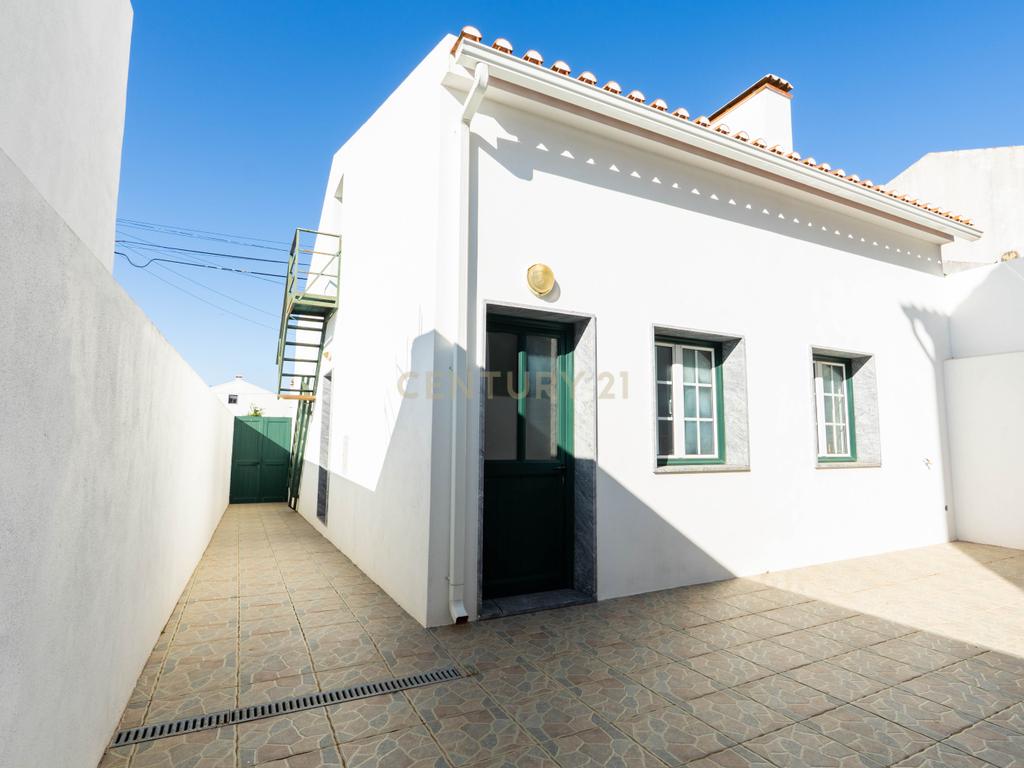 Moradia T4 Mobilada e Equipada com Garagem e Anexo no Bairro do Altinho, Viana do Alentejo - Image 34