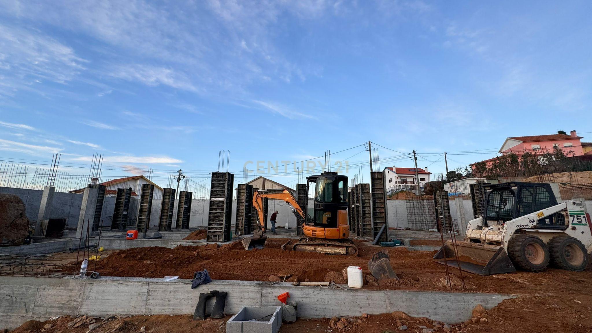 WEST RESIDENCES - IMOVEL DE LUXO - Moradia Isolada T3 , Piscina/Jardim/Garagem Box para 3 viaturas - Image 14