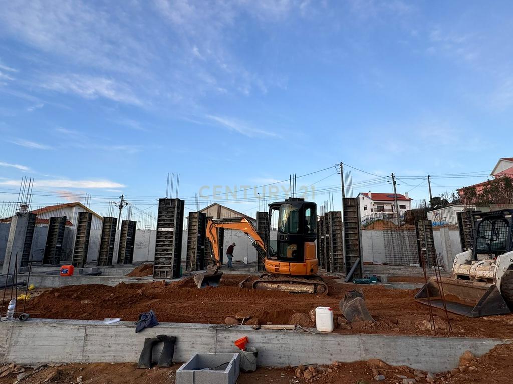 WEST RESIDENCES - IMÓVEL DE LUXO - Moradia Isolada T3 , Piscina/Jardim/Garagem Box para 3 viaturas - Image 16