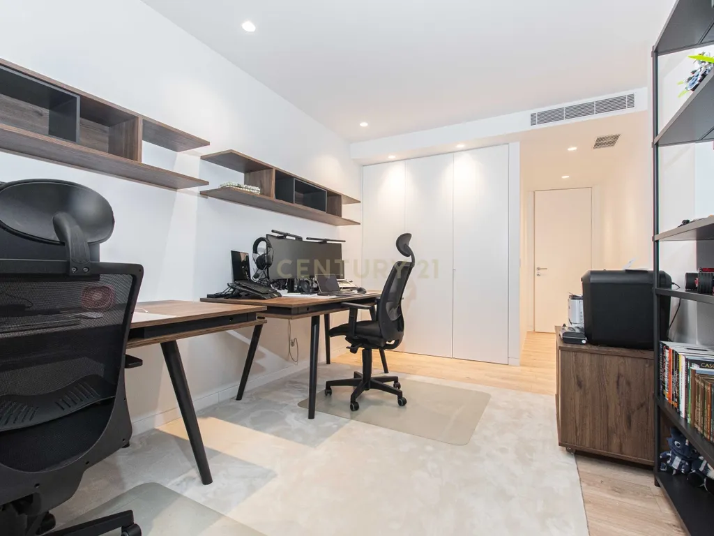Apartamento T4 com Terraço e Box para 2 Viaturas | Jardim da Amoreira | Odivelas - Image 23