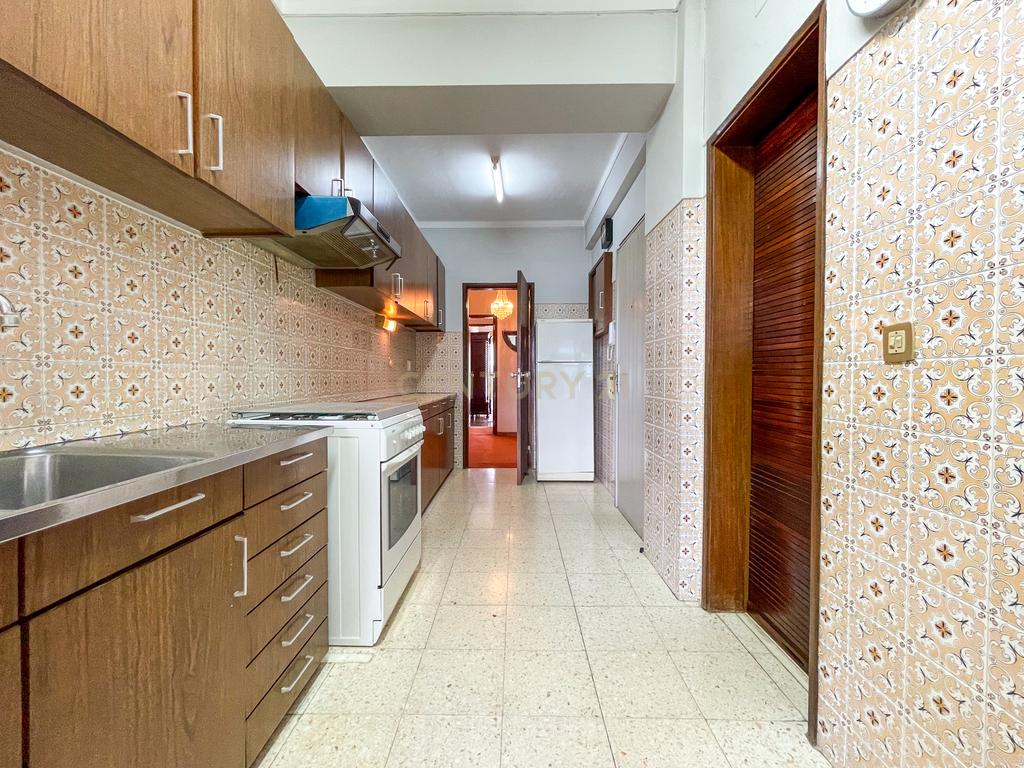 Apartamento T4 com Terraço de 60m² em Cacilhas/Almada - Image 24