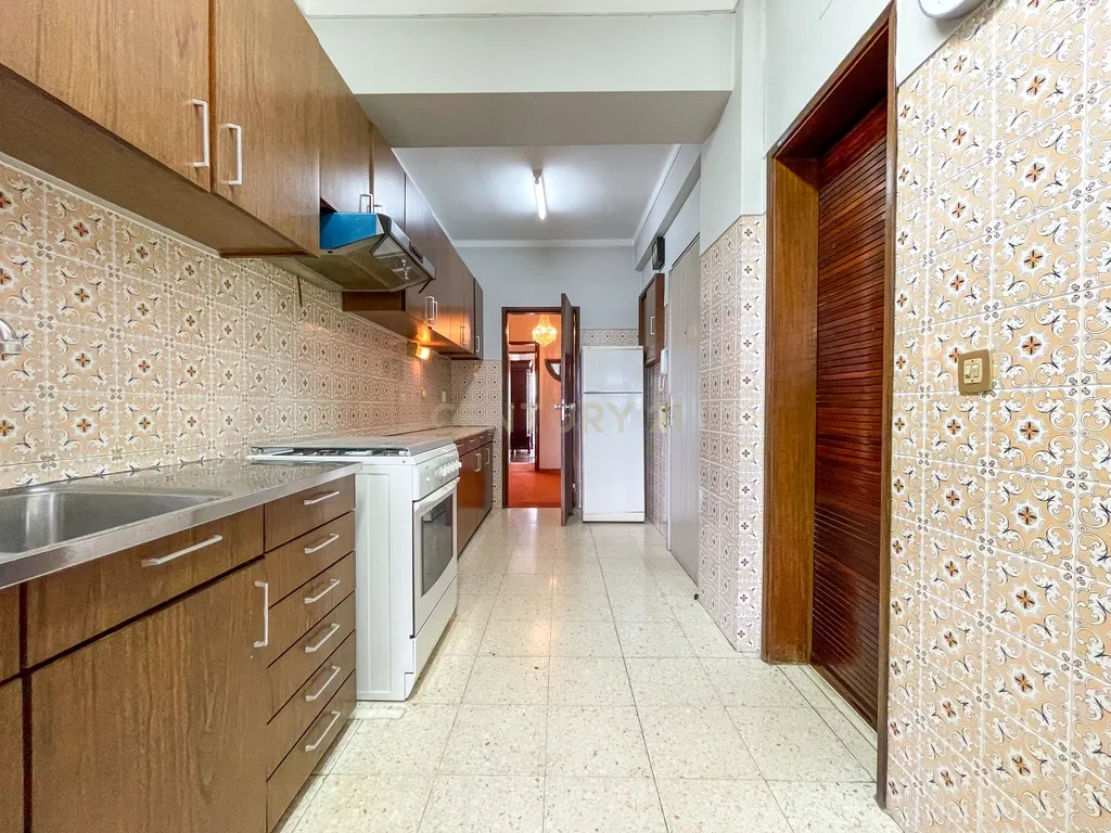 Apartamento T4 com Terraço de 60m² em Cacilhas/Almada - Image 24