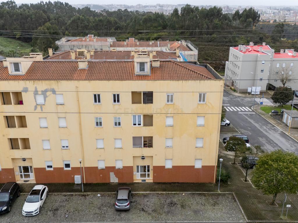 Conforto e Funcionalidade: T2 com Garagem em Ermesinde - Image 34