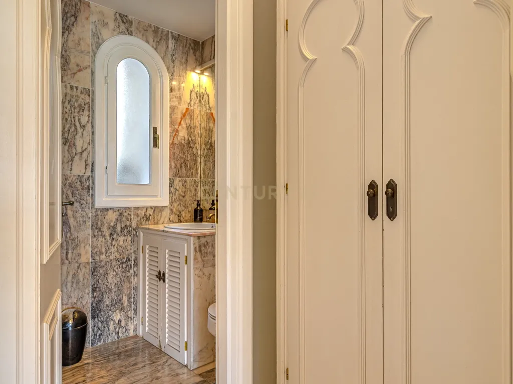 Elegância Andaluza Intemporal no Coração de El Paraíso, Estepona - Image 21
