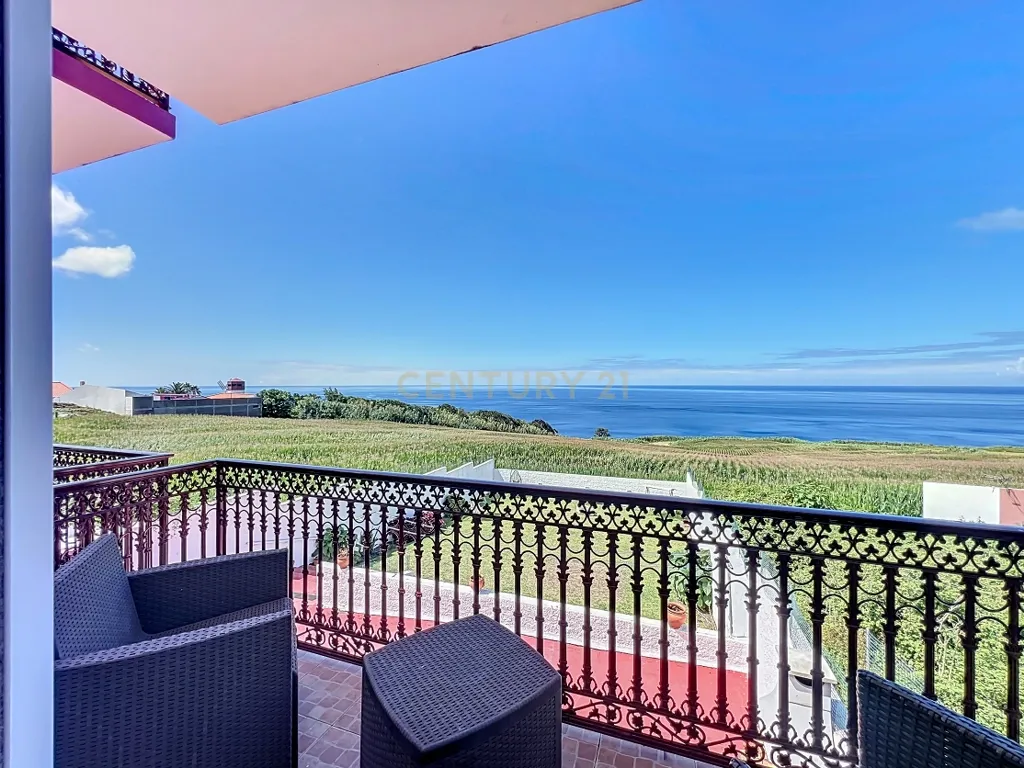 🏡 Moradia Única com Vista Mar — 3 Apartamentos | AL em Funcionamento | Feteiras, Ponta Delgada - Image 24