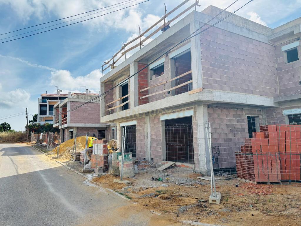 🏡 **Moradia T4 com piscina – Foros da Amora** - Image 4