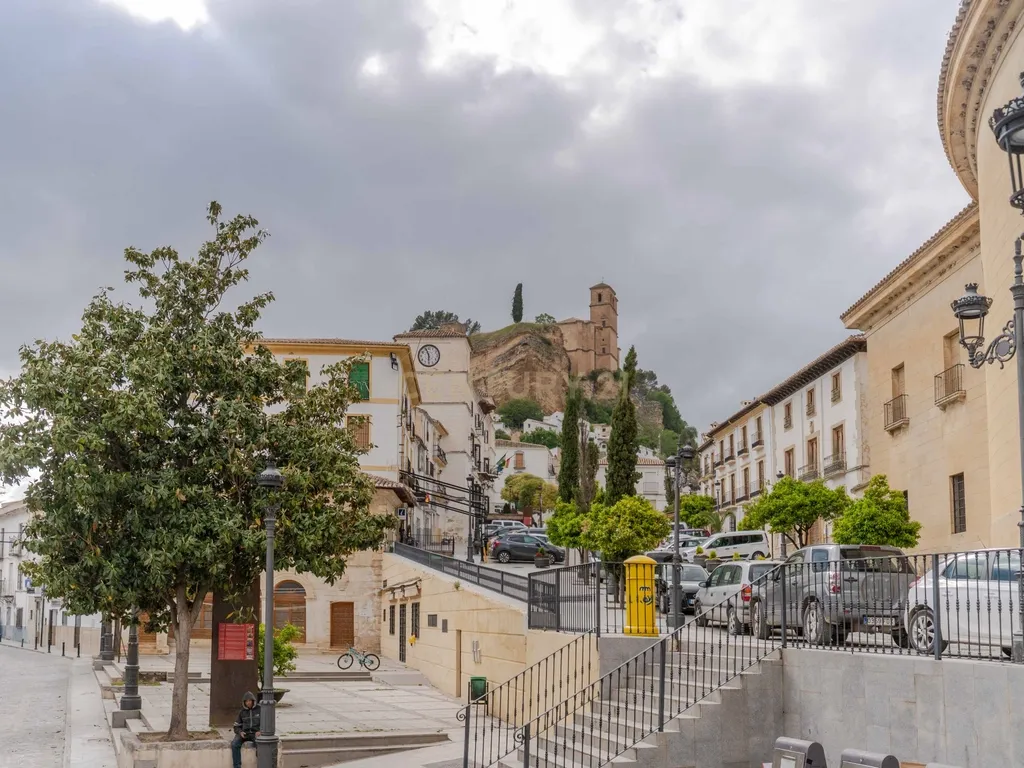 EXCLUSIVA CASA TRADICIONAL CON VISTAS ÚNICAS EN MONTEFRÍO - Image 40