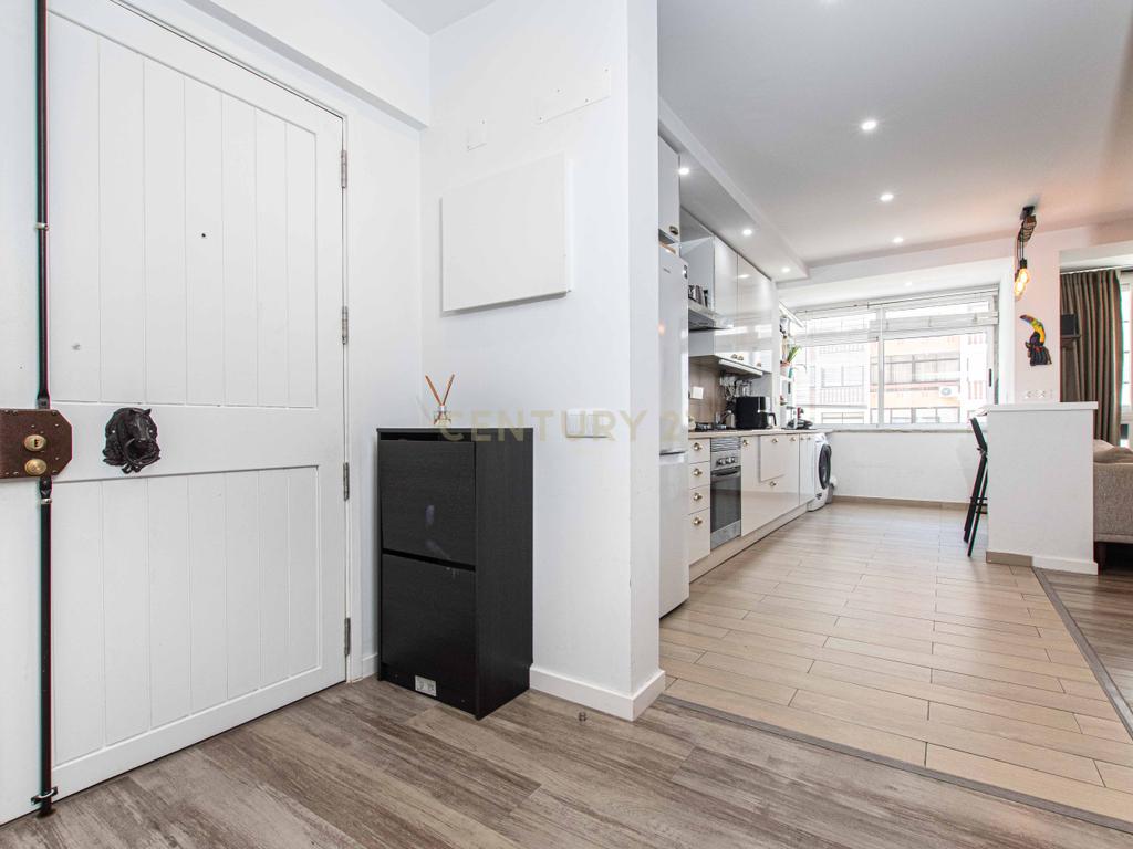 T2 em Alfragide | 102 m² | Arrecadação - Image 3
