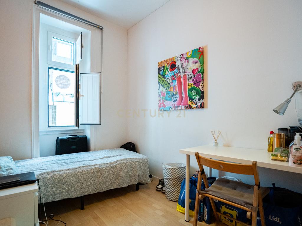 Apartamento Único com Vista sobre o Campo Pequeno – Lisboa - Image 32