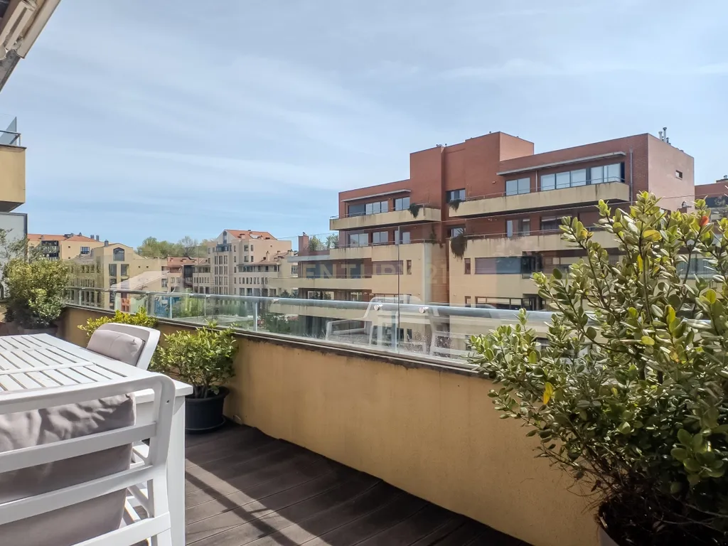 Apartamento T3 com Terraço, Varanda, Garagem | Último andar em Paranhos, Porto - Image 35