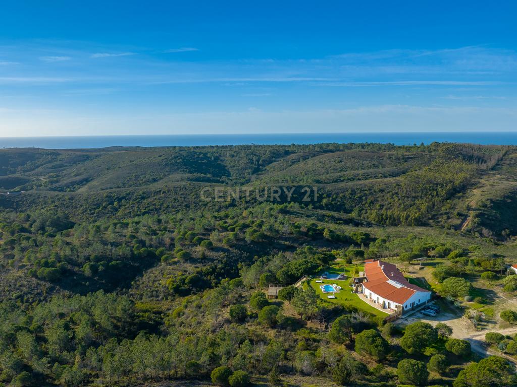 Hotel de Charme na Costa Vicentina – Investimento Único na Natureza - Image 1