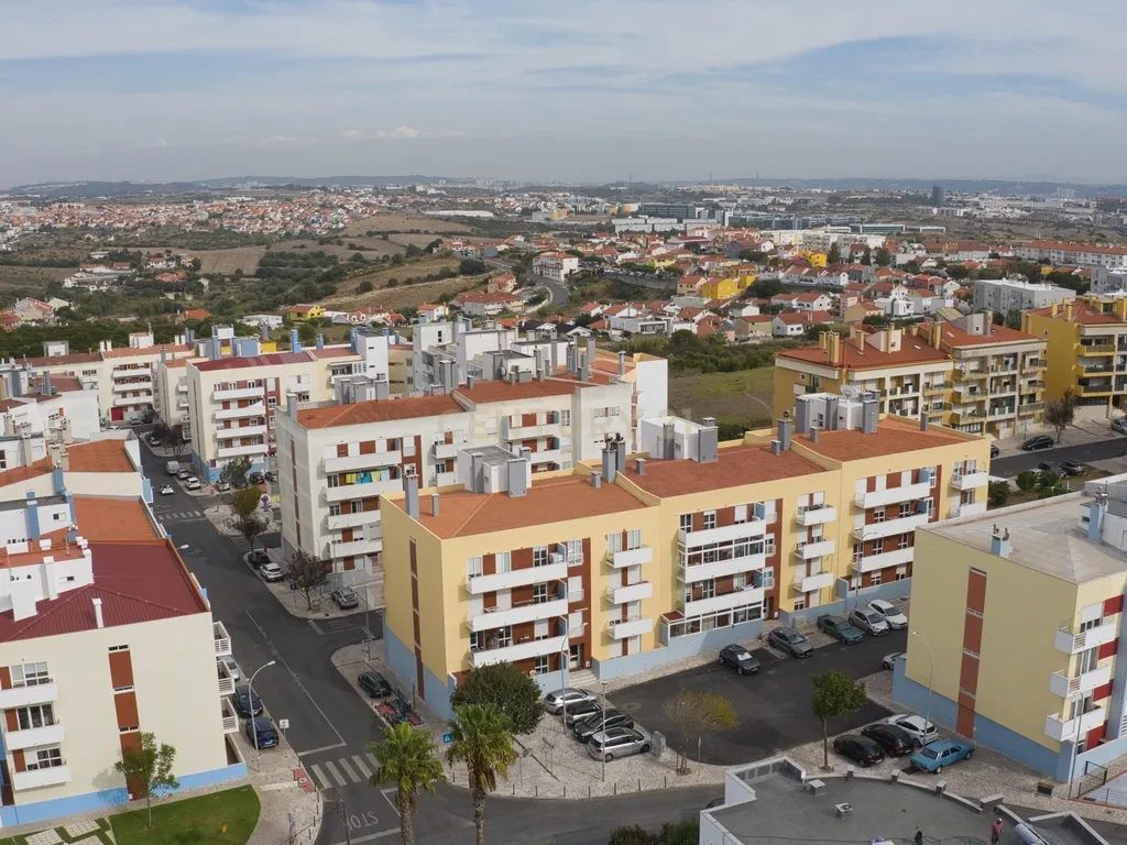Apartamento T3 com garagem em box e Wallbox | São Domingos de Rana, Cascais - Image 1