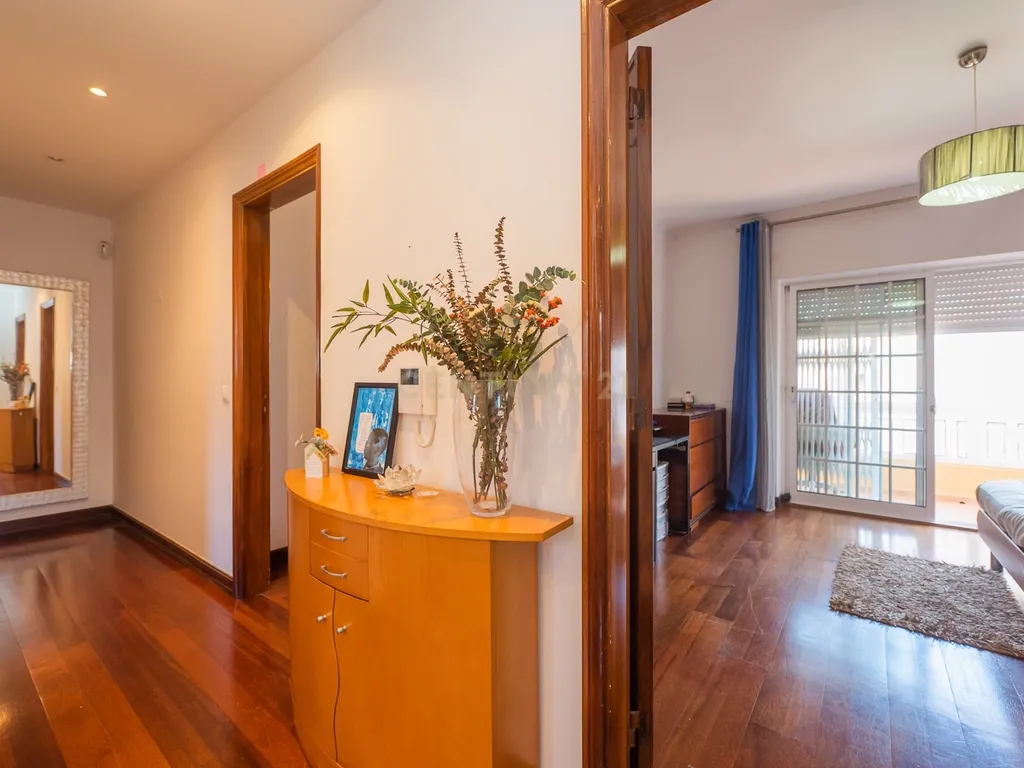 Moradia T4 com piscina | Cascais - Image 65