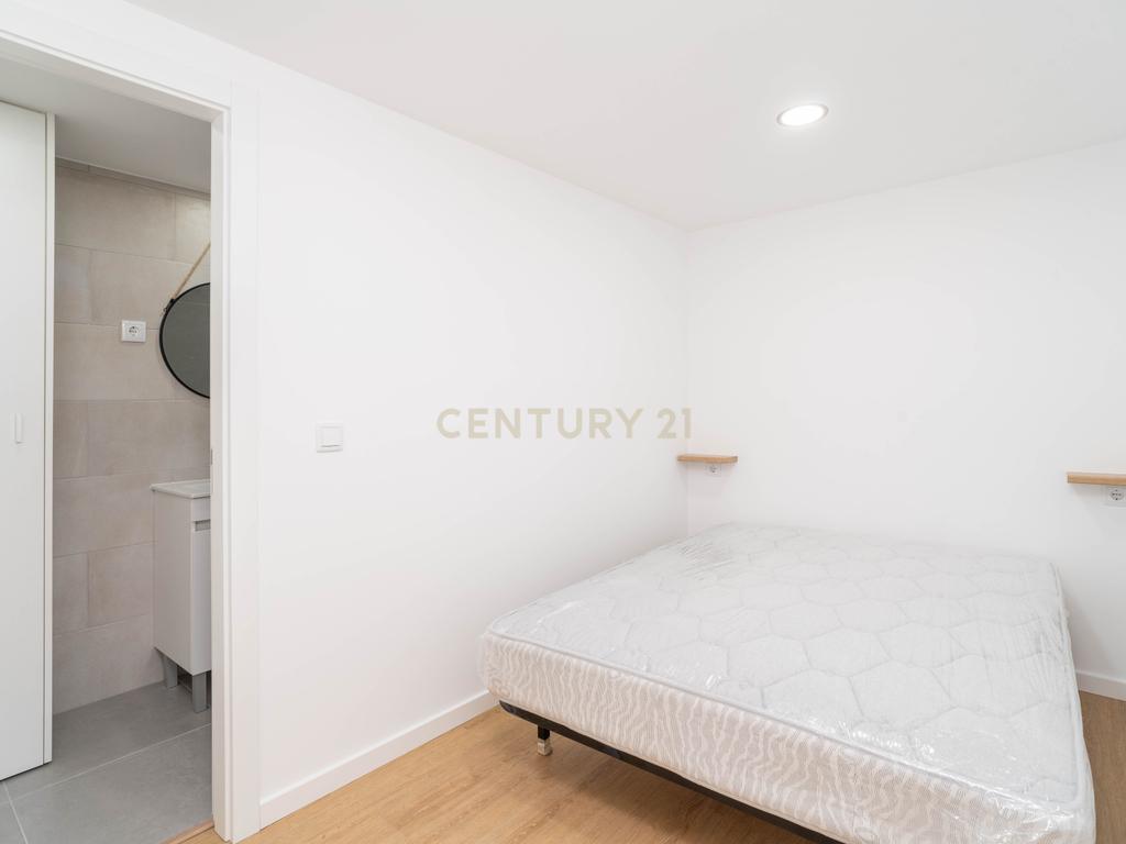 Apartamento transformado em Dois estúdios junto à Praça da República - Image 16